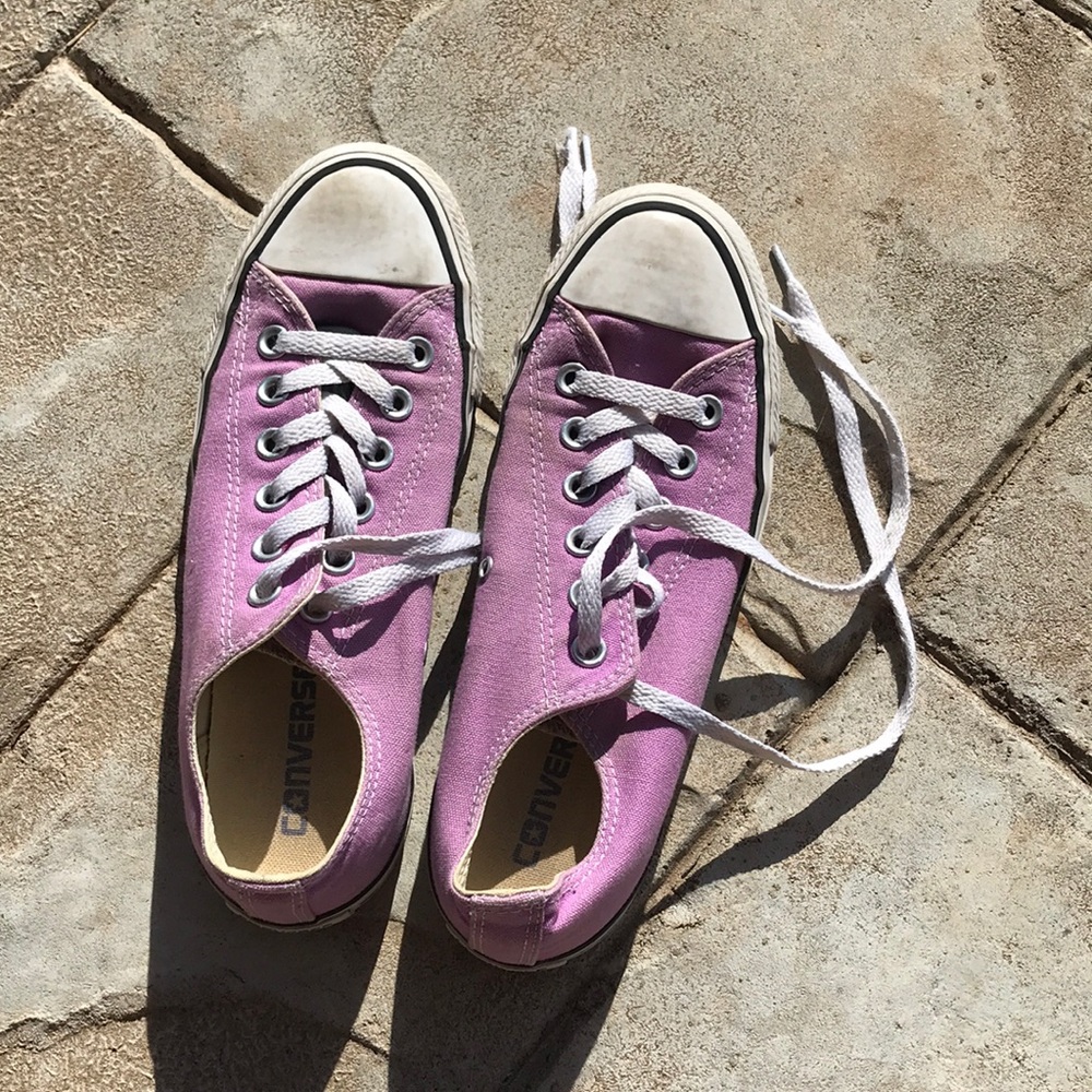 Purple converses